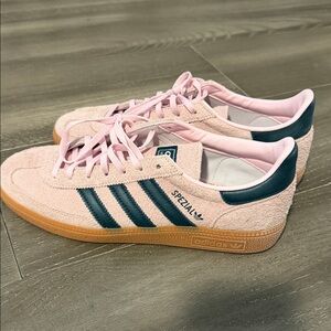 Adidas spezial